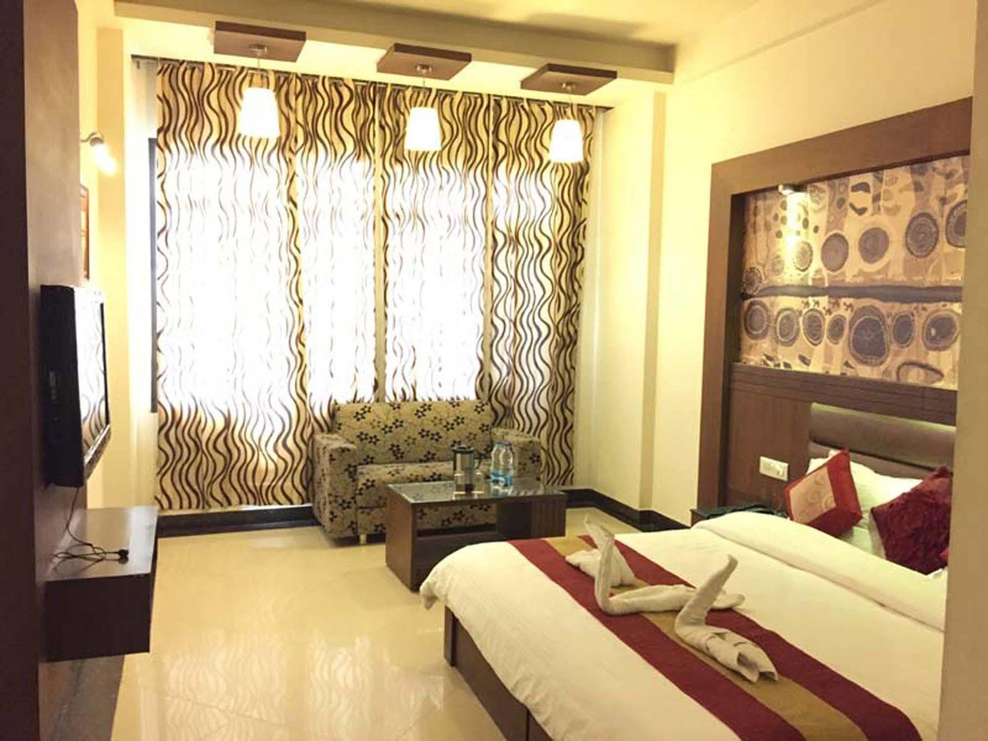 Namaskar Residency Hotell Amritsar Exteriör bild